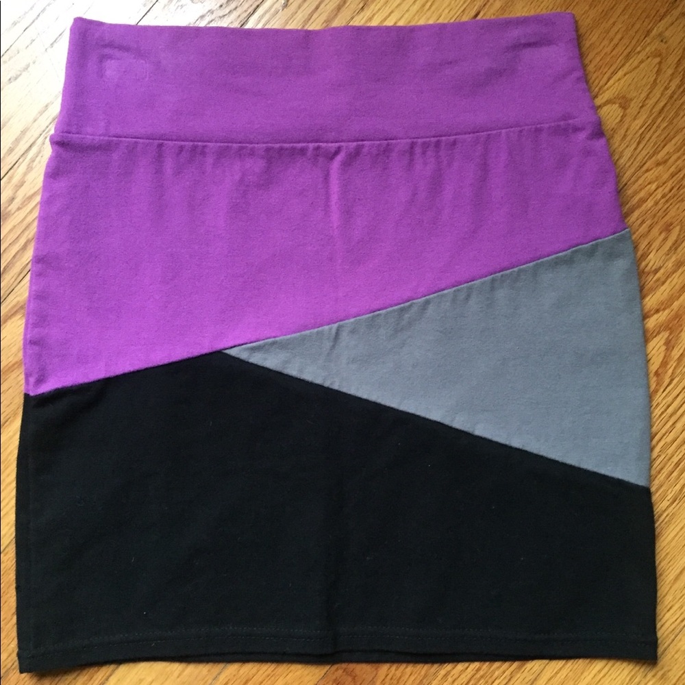 Geometric Mini Skirt